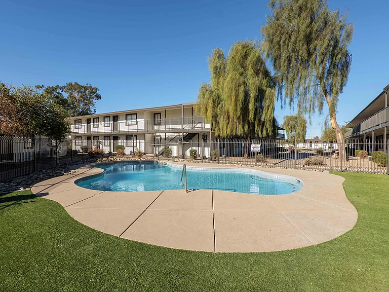 Mariposa Flats — Photo 19