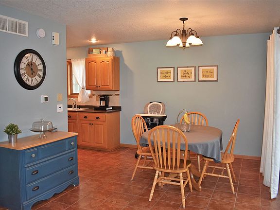 4th image of 5326 Carey Dr