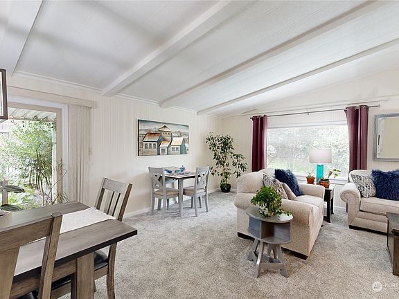 5th image of 1056 SE Dove Lane