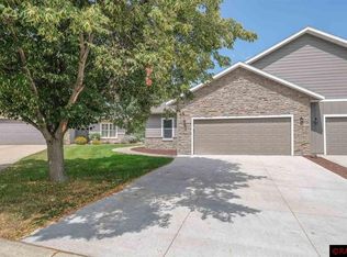 19 Snowbird Trl, North Mankato, MN 56003