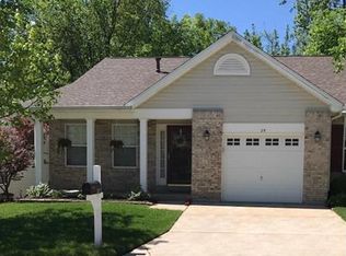 25 Parkway Villas Ct, Saint Charles, MO 63303
