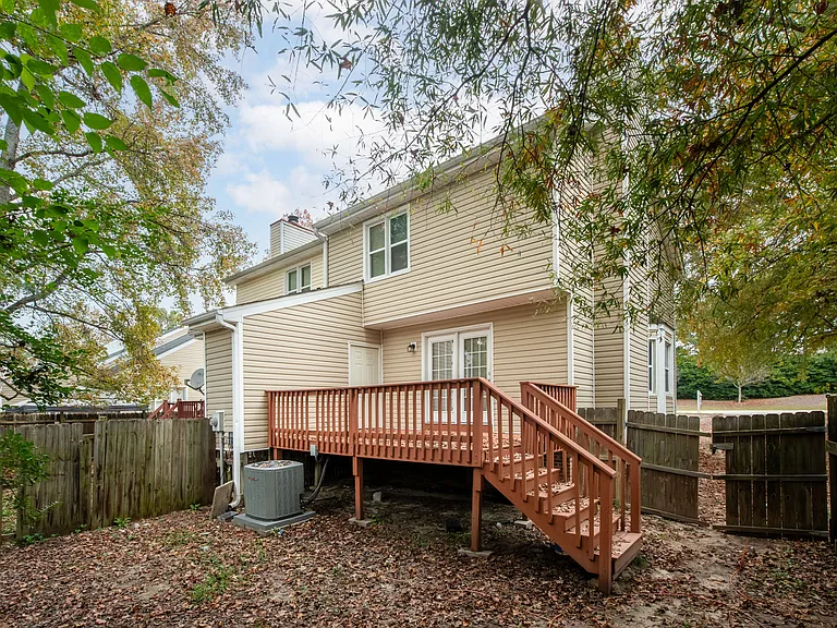 8125 Perry Creek Rd — Photo 30
