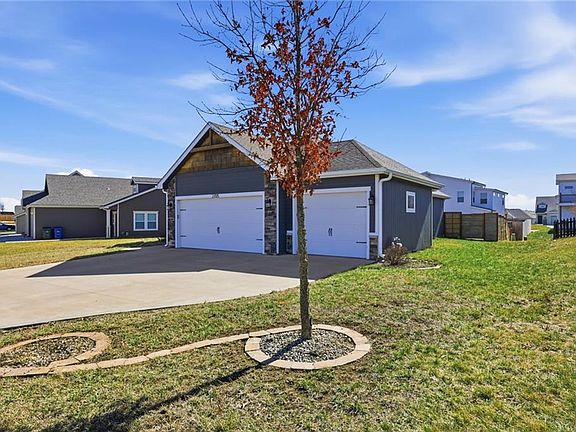 3rd image of 2705 Chasehire Dr