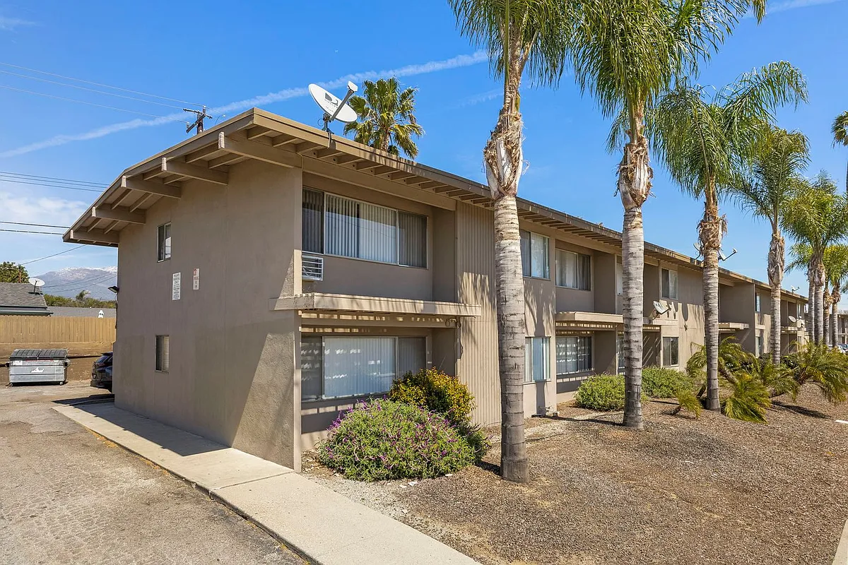 Building Photo - 127 W Santa Barbara St #G