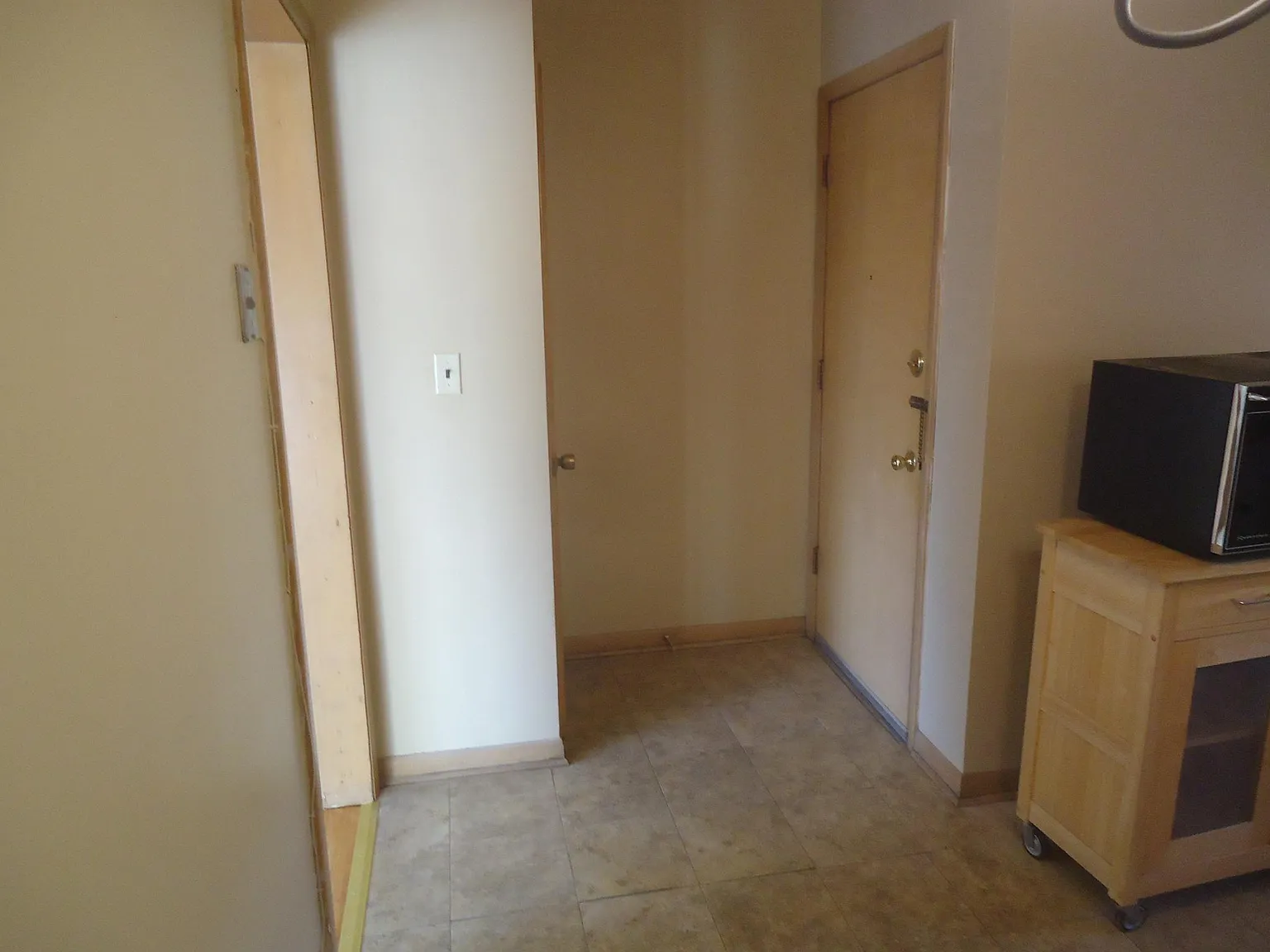 3 bed, 1.5 bath, 1000 sqft, $2,500 — Photo 3