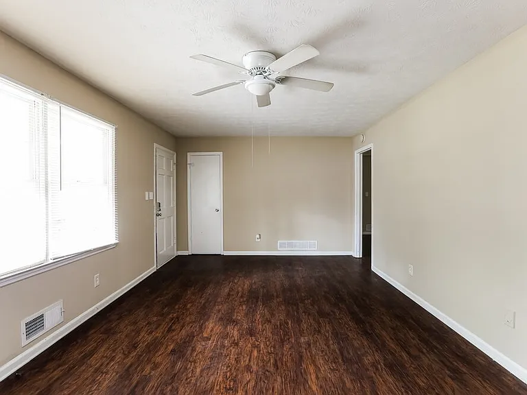 4649 Danna Dr — Photo 4