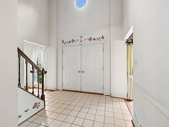 3rd image of 753 Fawnelm Rd