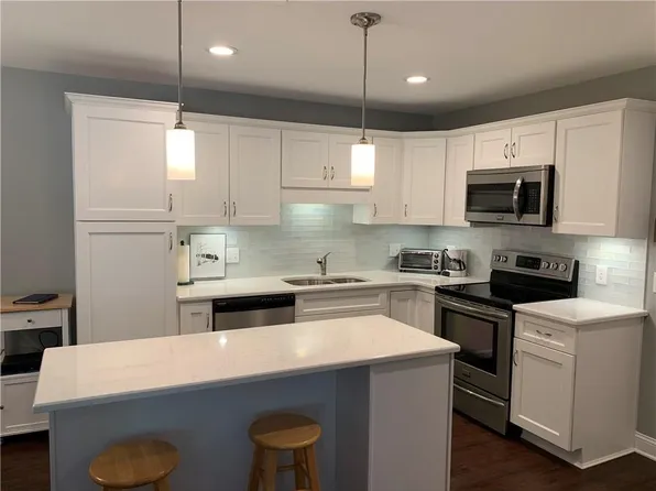 60 Saw Mill Dr Unit 3-108, North Kingstown, RI 02852