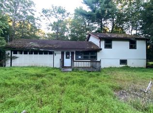 54 Sassafras Rd, Albrightsville, PA 18210