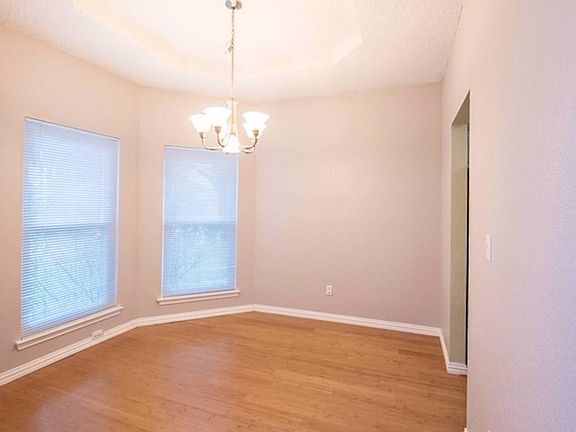 5th image of 5209 Wood Creek Ln