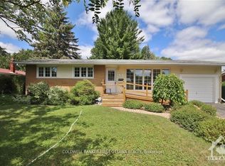 74 Hilliard Ave, Ottawa, ON K2E 6C1