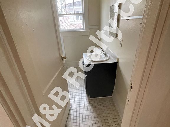 3rd image of 104 Bradford Ave #B