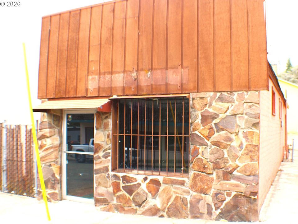 1st image of 226 NW 2nd Ave