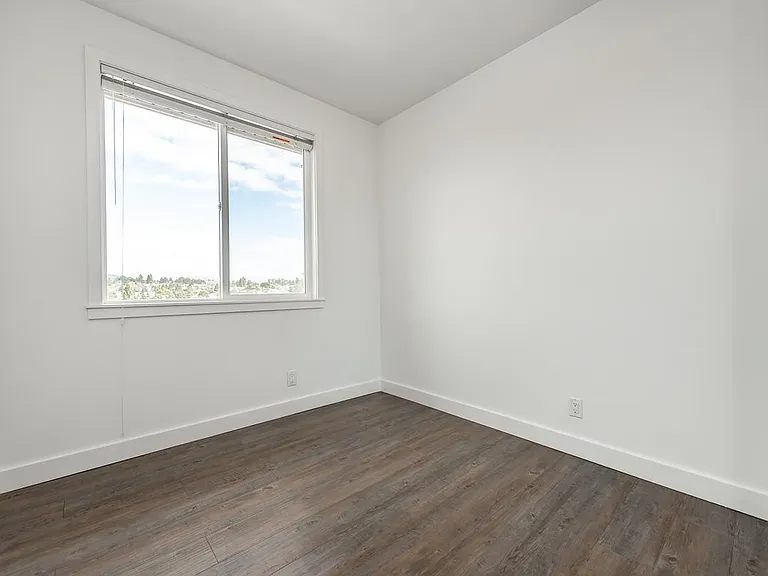 3185 Tillicum Rd — Photo 23