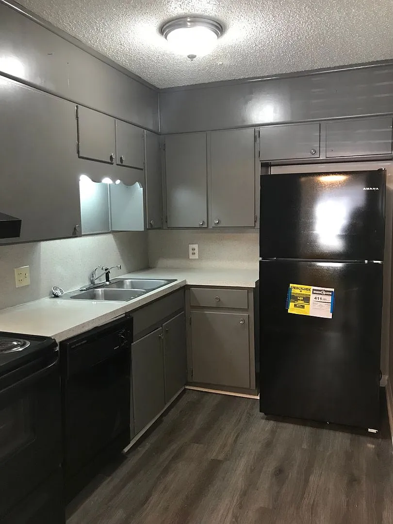 Hueytown Terrace Apartments - Hueytown, AL — Photo 1
