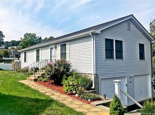 128 New St, Shelton, CT 06484