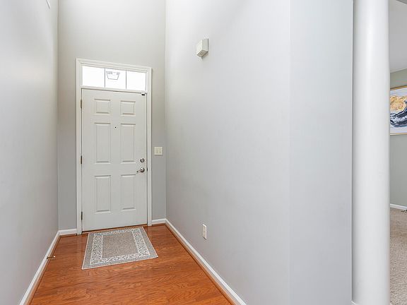 4th image of 4445 Walnut Creek Dr