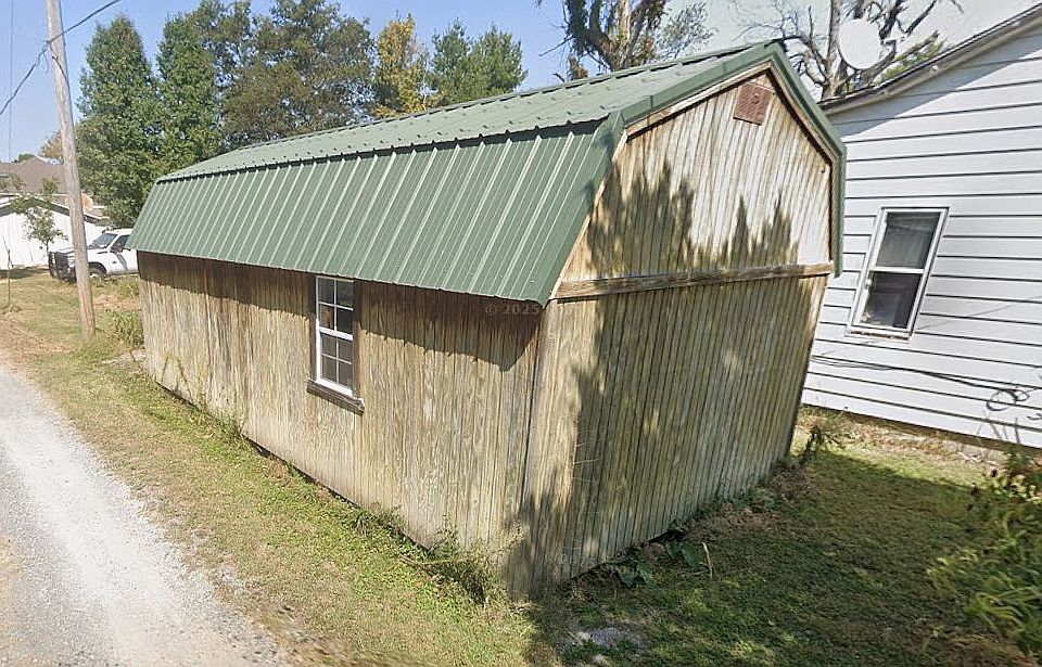 2nd image of 304 E Church St