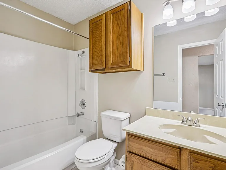 13355 Water Oak Ln #B — Photo 10