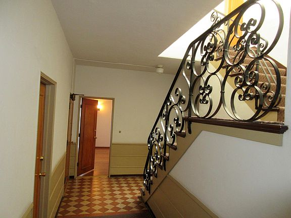 2nd image of 6022 W 8th St APT 3