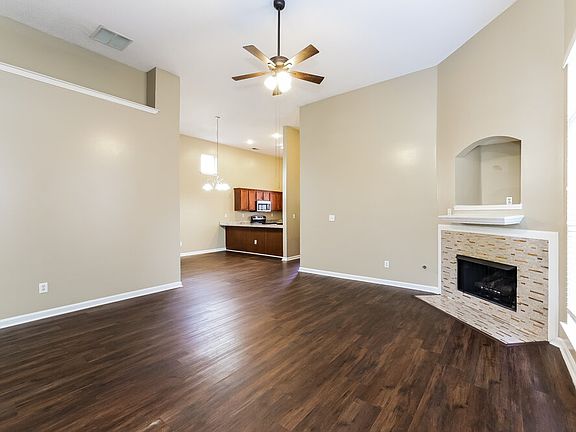 3rd image of 7627 Glenlaurel Way