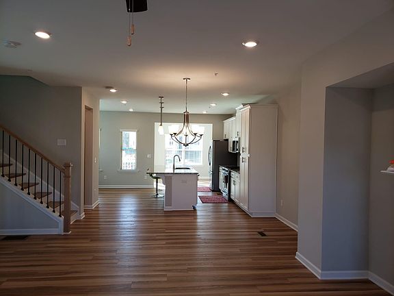 4th image of 600 Chelsey Ct