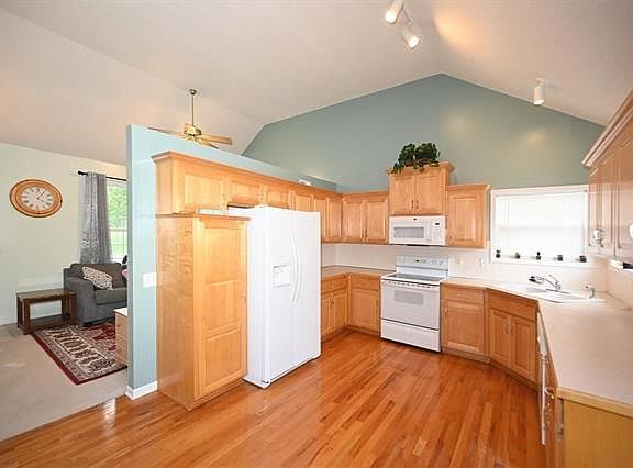 4th image of 1413 Fox Run Trl