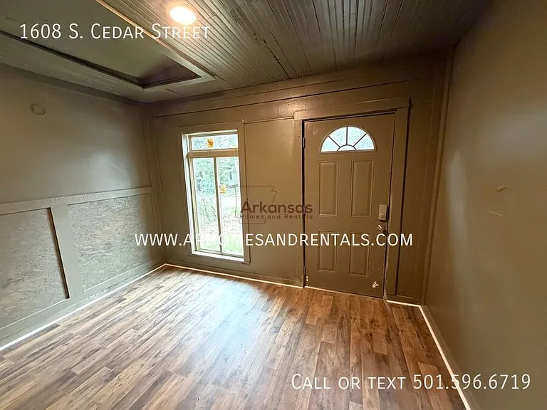 1608 S Cedar St — Photo 2