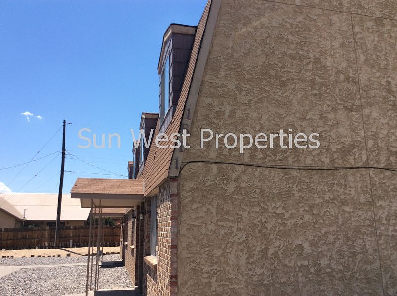 1st image of 1611 Farmington Ave APT 4