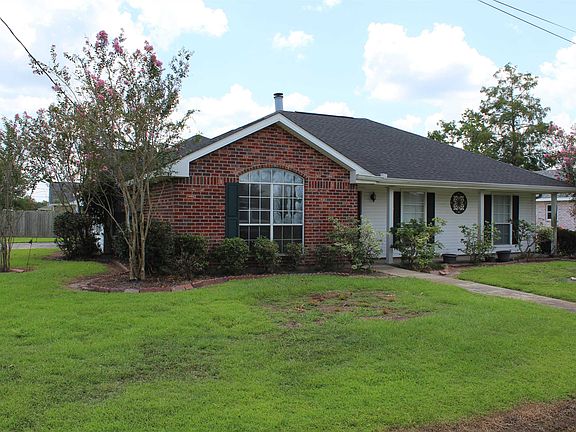 3rd image of 301 Aspen Dr