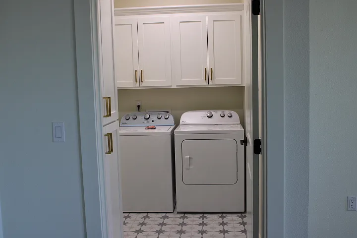 125 Middleton Ln — Photo 2