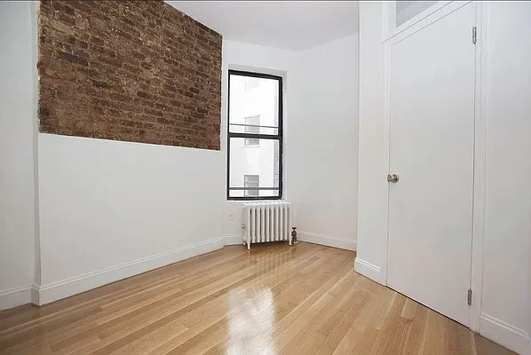 Rented by Weinstein Realty Group | media 15