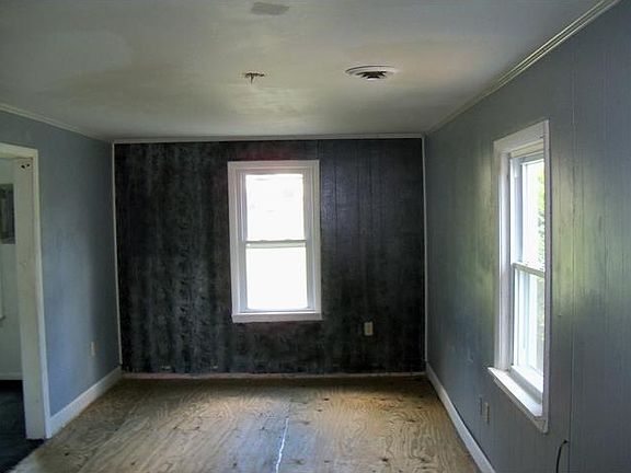 4th image of 3125 W Washington St