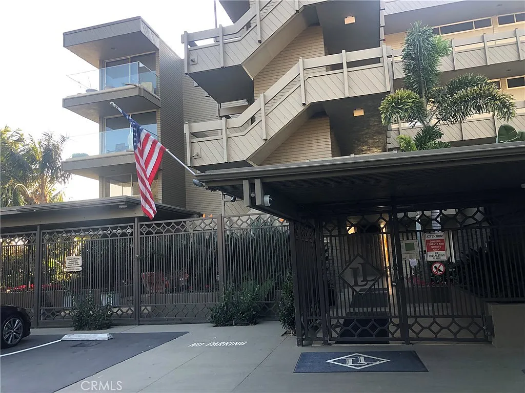 2 bed, 1028 sqft, $8,500 — Photo 2