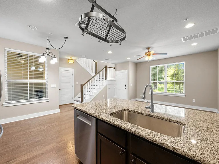 7505 Sugar Magnolia St — Photo 11