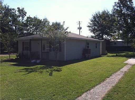 2nd image of 1318 Communy Ave