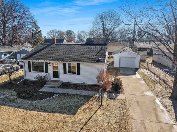 831 Sunny Ln, Green Bay, WI 54304