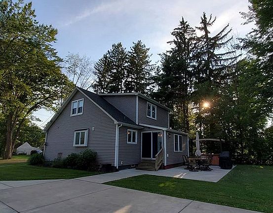 2nd image of 539 Willow Ave