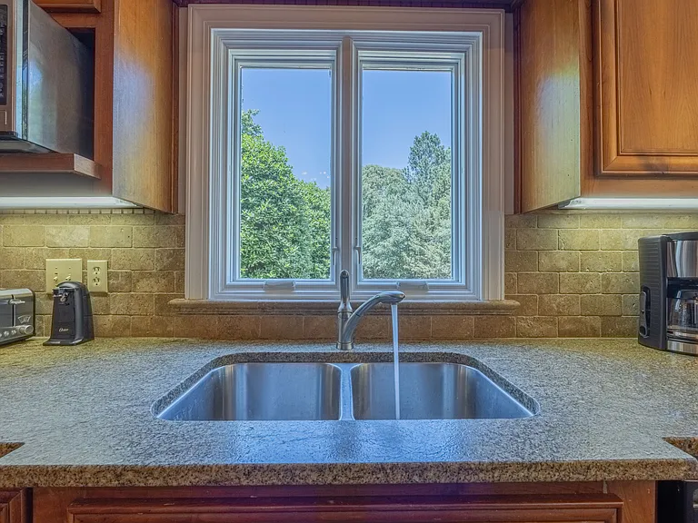 4060 Macon Hwy — Photo 11