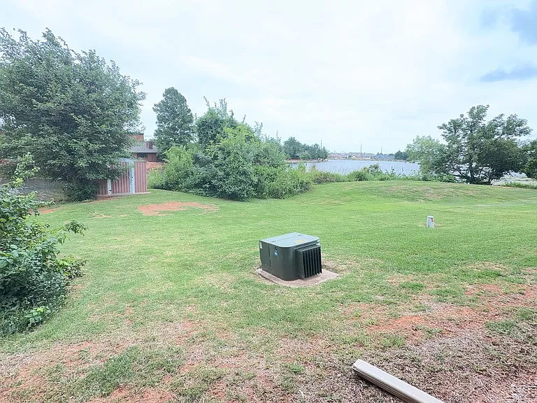 10100 Shadowview Dr — Photo 10