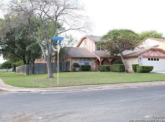 4th image of 8303 Thorncliff Dr