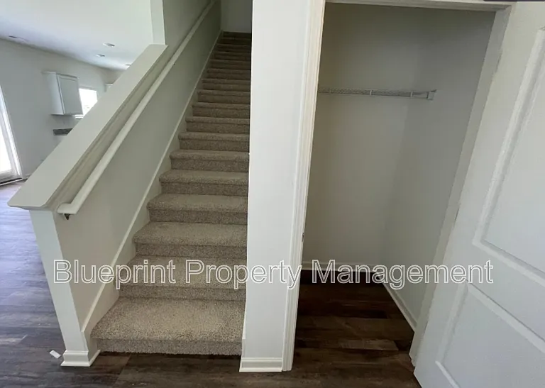 229 Chelsea Park Cir — Photo 15