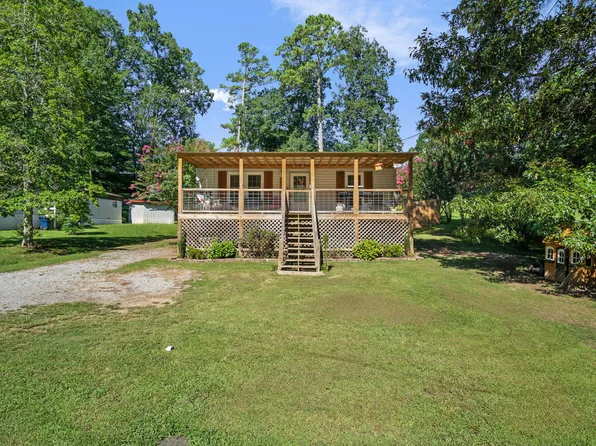107 Cheatham Ave, Chickamauga, GA 30707