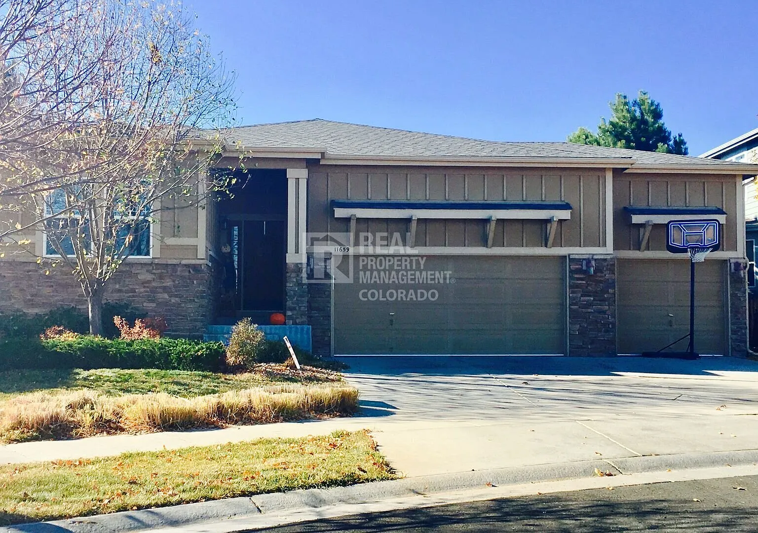 Gorgeous Ranch Home in Jordan Crossing — Photo 1