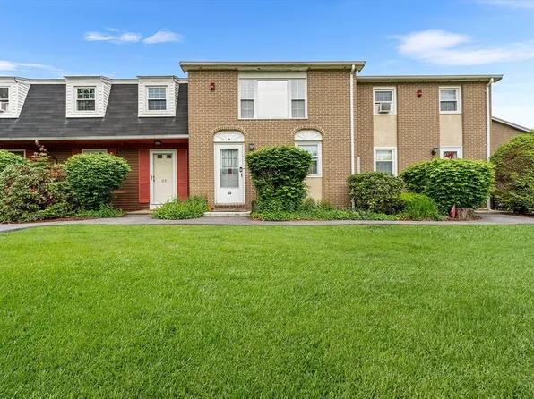 18 Cannongate Rd APT 68, Tyngsboro, MA 01879