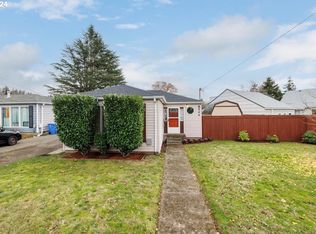 8544 NE Boehmer St, Portland, OR 97220