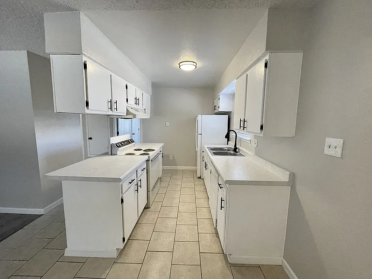 2935 Claude Dove Dr — Photo 18