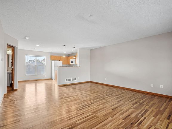5th image of 2880 Clover Ridge Dr