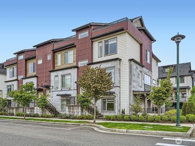 987 8th Ave NE, Issaquah, WA, 98029