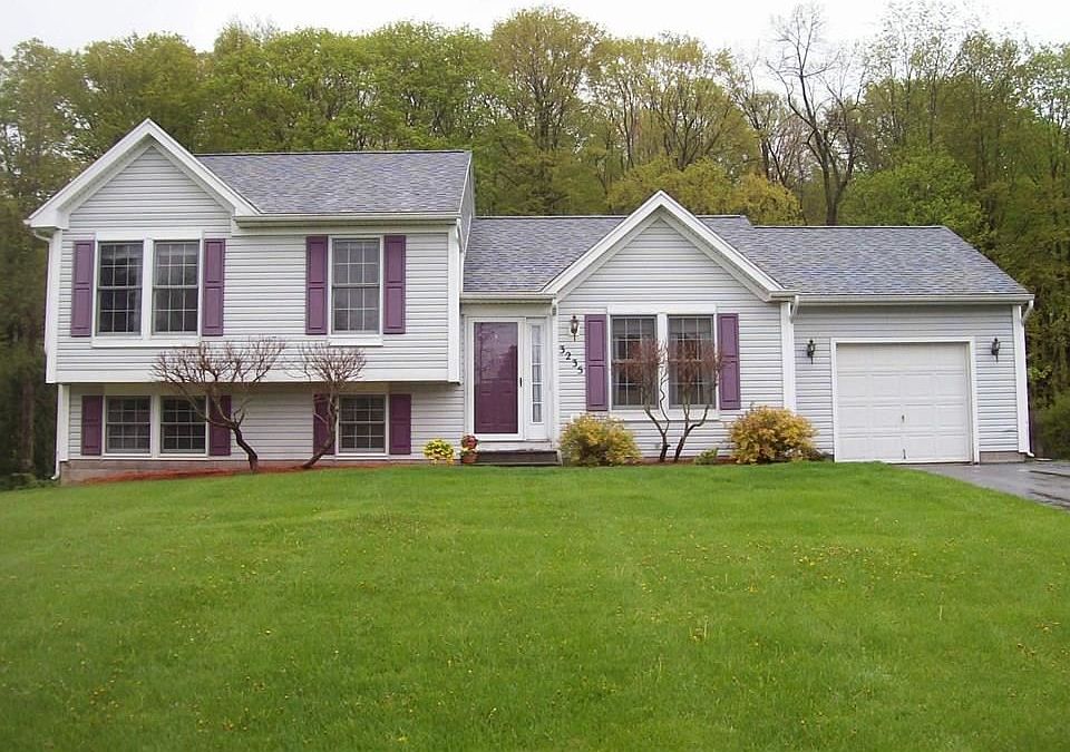 1st image of 3235 Pineview Dr